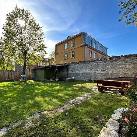 Garden Studio Next To Telliskivi & Old Town Tallin Zewnętrze zdjęcie